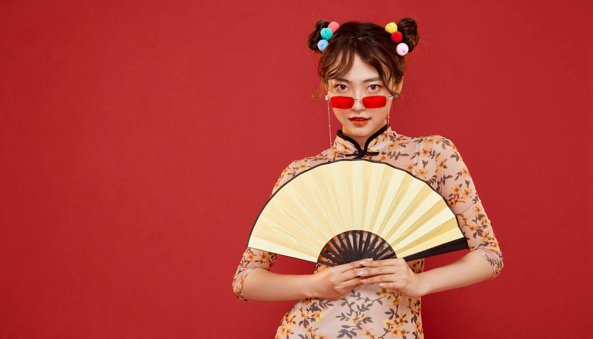 攝圖網_501730501_banner_古典東方國潮旗袍美女拿折扇（企業商用）_副本.jpg